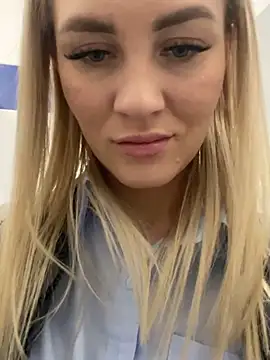 DreamGirl-777 online show from December 10, 7:47 am