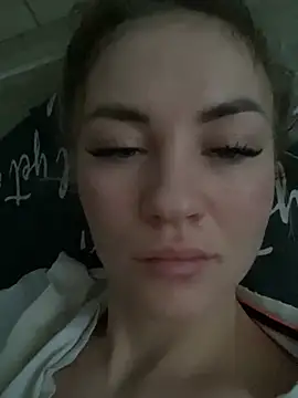 DreamGirl-777 online show from December 13, 6:53 am