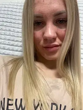 DreamGirl-777 online show from December 16, 8:52 am