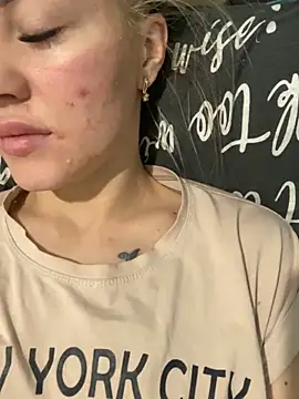 DreamGirl-777 online show from December 18, 2:53 am