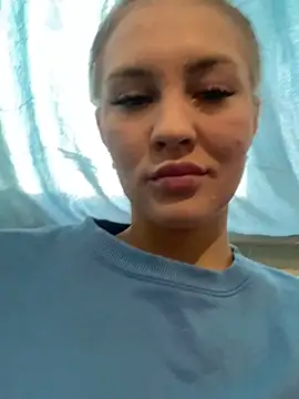 DreamGirl-777 online show from December 18, 8:42 am