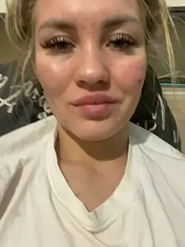 DreamGirl-777 online show from December 19, 2:45 am