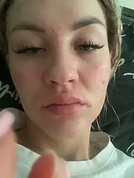 DreamGirl-777 online show from December 19, 8:23 am