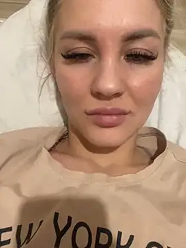 DreamGirl-777 online show from January 7, 12:31 pm