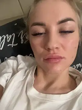 DreamGirl-777 online show from January 19, 10:06 am