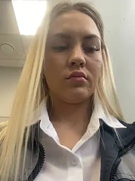 DreamGirl-777 online show from January 22, 7:25 am