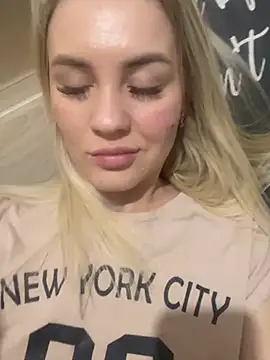 DreamGirl-777 online show from January 22, 2:14 pm