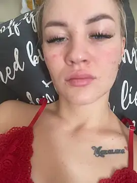 DreamGirl-777 online show from February 6, 7:35 am