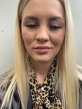 DreamGirl-777 online show from February 10, 7:15 am