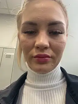 DreamGirl-777 online show from February 17, 4:42 am