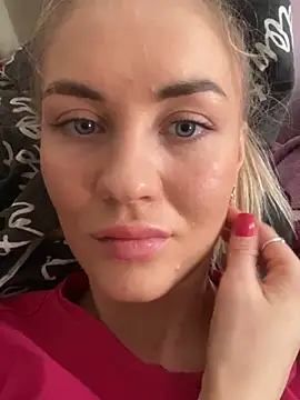 DreamGirl-777 online show from March 6, 6:30 am