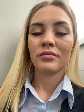 DreamGirl-777 online show from March 18, 9:09 am