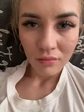 DreamGirl-777 online show from March 21, 11:33 am