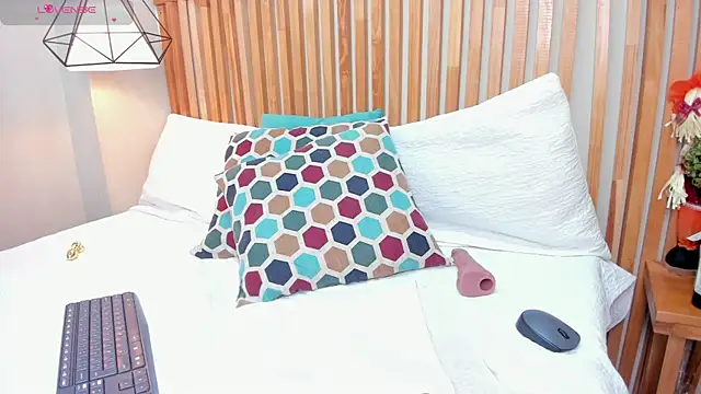 Ginger Winn online show from March 6, 11:09 pm