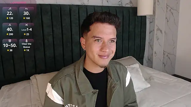 Snapshot of MrUniverse_ chatting on January 5, 4:58 am MrUniverse online show from January 5, 4:58 am