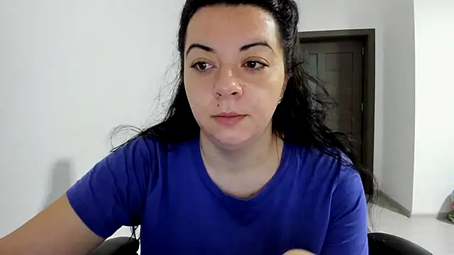 amiraisa11 online show from December 4, 3:05 am