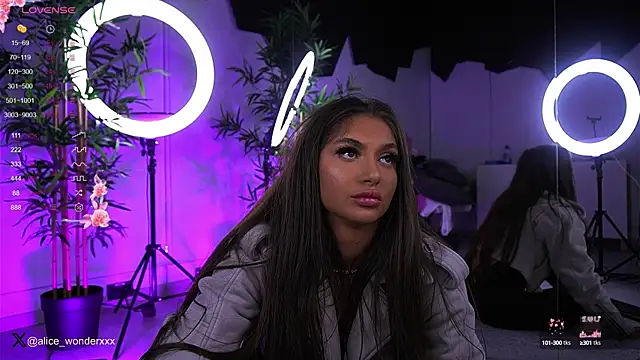 VanessaSimon online show from January 18, 6:13 am