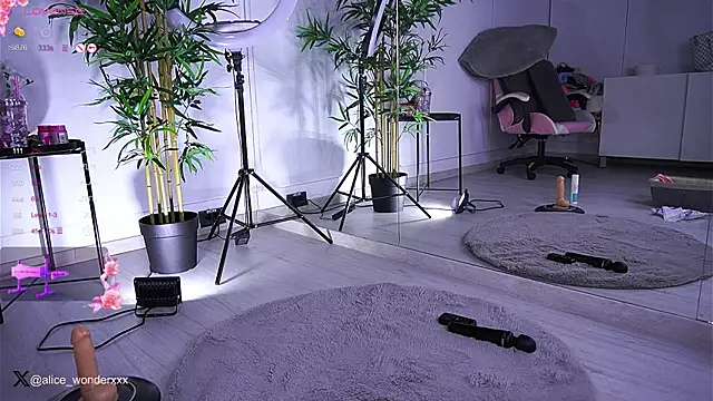 VanessaSimon online show from January 21, 9:03 am