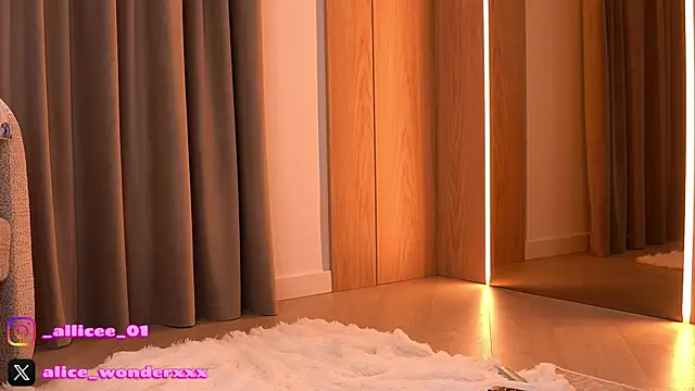 VanessaSimon online show from March 4, 6:30 am