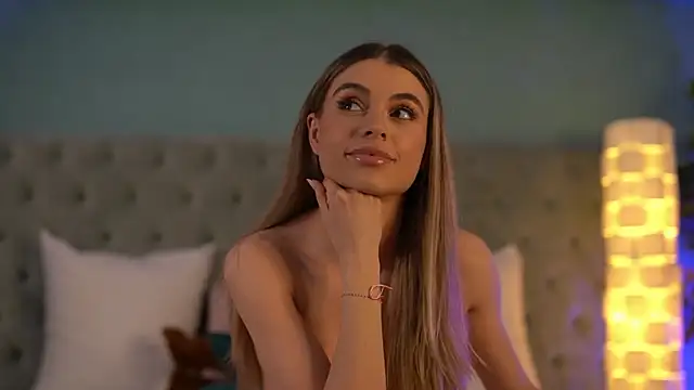 HaileyMadow online show from March 12, 1:19 pm