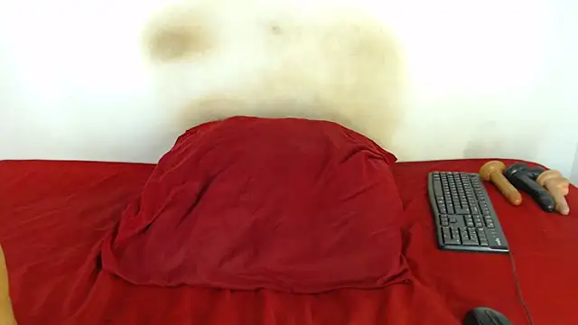 Snapshot of FAT_ASS27 chatting on February 8, 12:58 am FAT ASS27 online show from February 8, 12:58 am