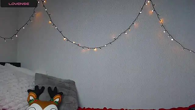 Snapshot of Nicole_blonde0 chatting on January 5, 8:42 pm Nicole blonde0 online show from January 5, 8:42 pm