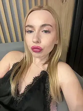 Snapshot of Nicole_blonde0 chatting on February 9, 7:41 pm Nicole blonde0 online show from February 9, 7:41 pm