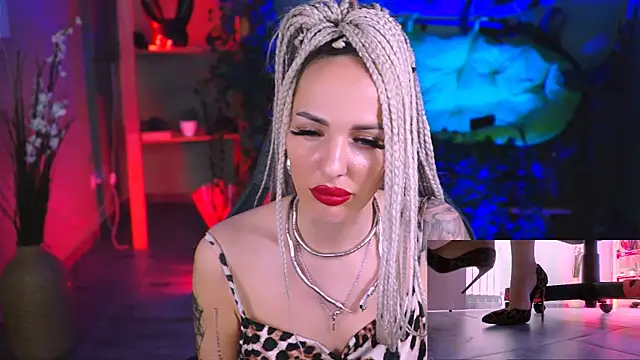 MonicaMaxwel online show from February 5, 5:42 pm