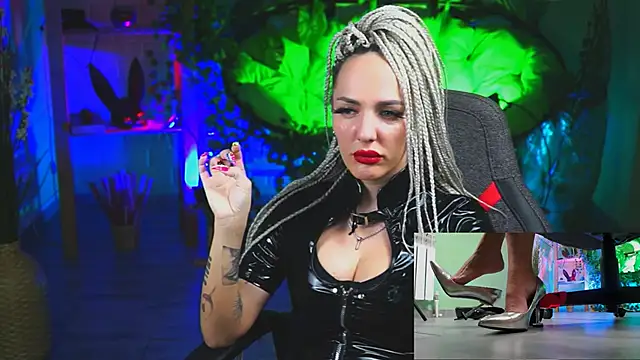 MonicaMaxwel online show from March 3, 3:31 pm