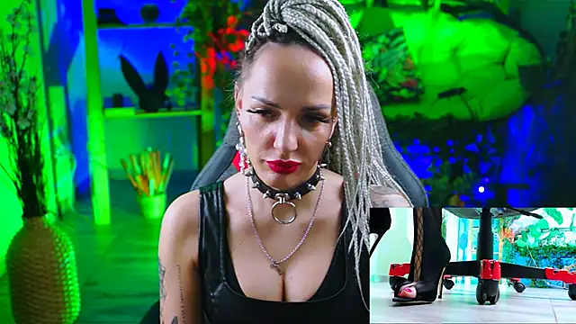 MonicaMaxwel online show from March 14, 11:56 am