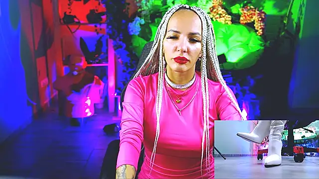 MonicaMaxwel online show from September 18, 11:12 am