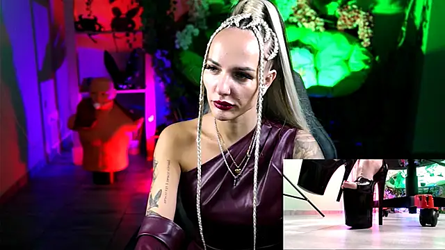 MonicaMaxwel online show from October 15, 10:48 am