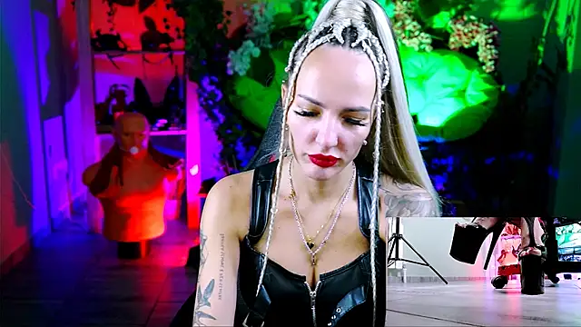 MonicaMaxwel online show from October 27, 11:14 am