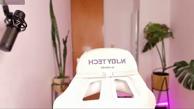 Gingerdoll   online show from January 26, 12:58 am