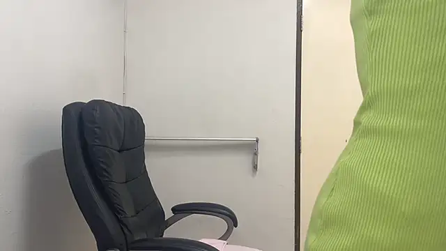 SassyJessi online show from February 26, 4:03 am