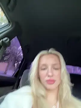 Snapshot of AleksaBlonde chatting on September 13, 2:50 pm AleksaBlonde online show from September 13, 2:50 pm