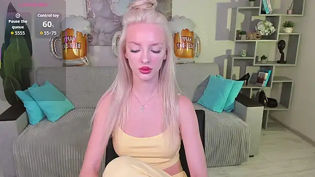 Snapshot of AleksaBlonde chatting on September 26, 11:36 am AleksaBlonde online show from September 26, 11:36 am