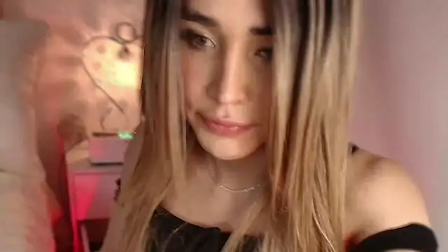 Snapshot of Missantonella_ chatting on December 4, 10:19 pm Missantonella online show from December 4, 10:19 pm