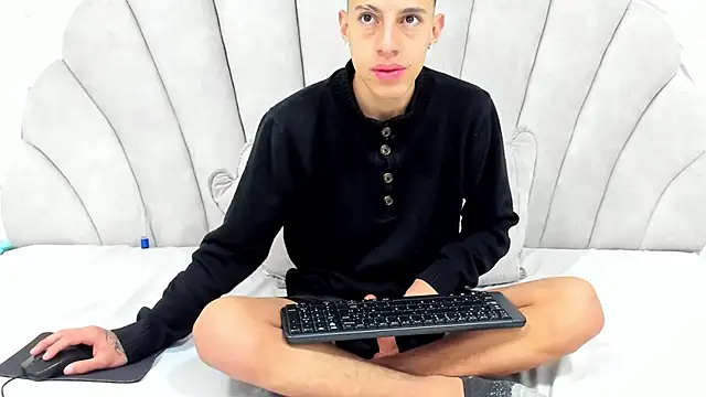 thiago19s online show from March 11, 3:01 am