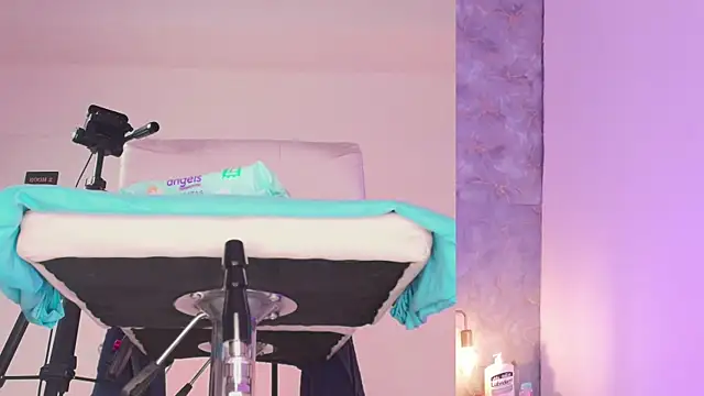 Snapshot of Angelst__ chatting on October 11, 6:56 am Angelst online show from October 11, 6:56 am