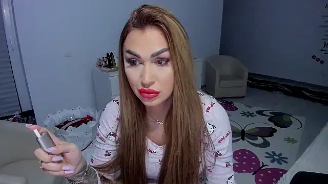 Snapshot of GlossyDiamondX chatting on February 17, 4:20 am GlossyDiamondX online show from February 17, 4:20 am