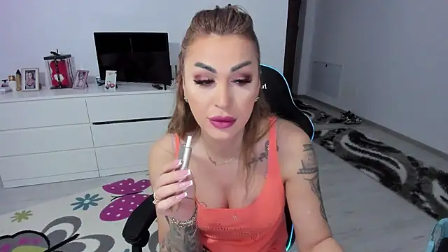 Snapshot of GlossyDiamondX chatting on March 20, 5:46 am GlossyDiamondX online show from March 20, 5:46 am