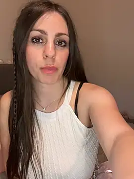 Snapshot of Loella-Rose chatting on March 10, 9:07 pm Loella-Rose online show from March 10, 9:07 pm