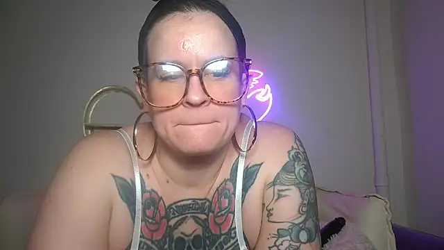 quinnmariexo online show from January 12, 10:37 pm