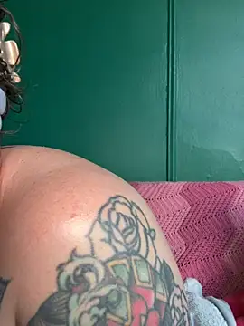 quinnmariexo online show from April 17, 10:13 pm