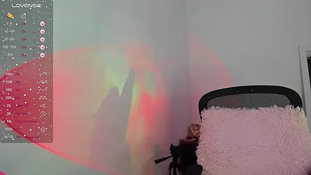 Snapshot of youpinkgirl_ chatting on January 2, 2:00 am youpinkgirl  online show from January 2, 2:00 am