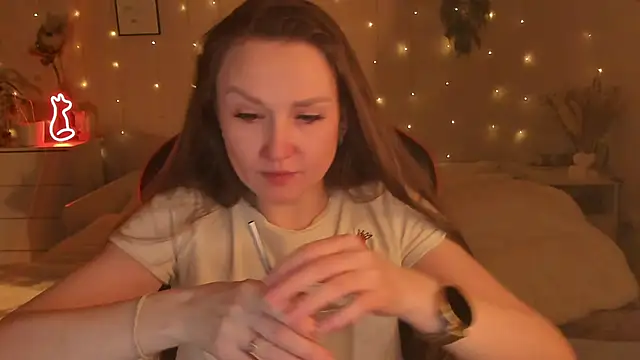 desperatehousewife   online show from February 21, 7:04 pm