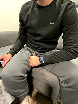 Sex Boy Toy online show from November 4, 6:40 pm