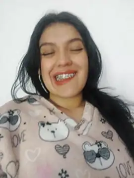 Snapshot of Sophie-hatter chatting on January 5, 9:57 pm Sophie-hatter online show from January 5, 9:57 pm