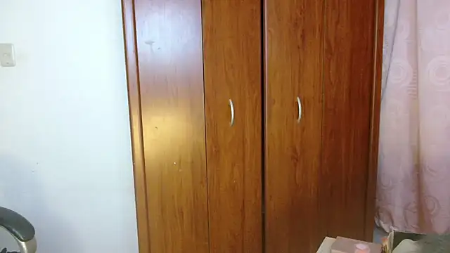 Snapshot of Sophie-hatter chatting on January 9, 10:52 pm Sophie-hatter online show from January 9, 10:52 pm